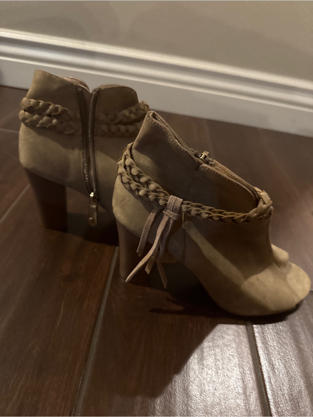 Heeled boot - Picture 4 of 5